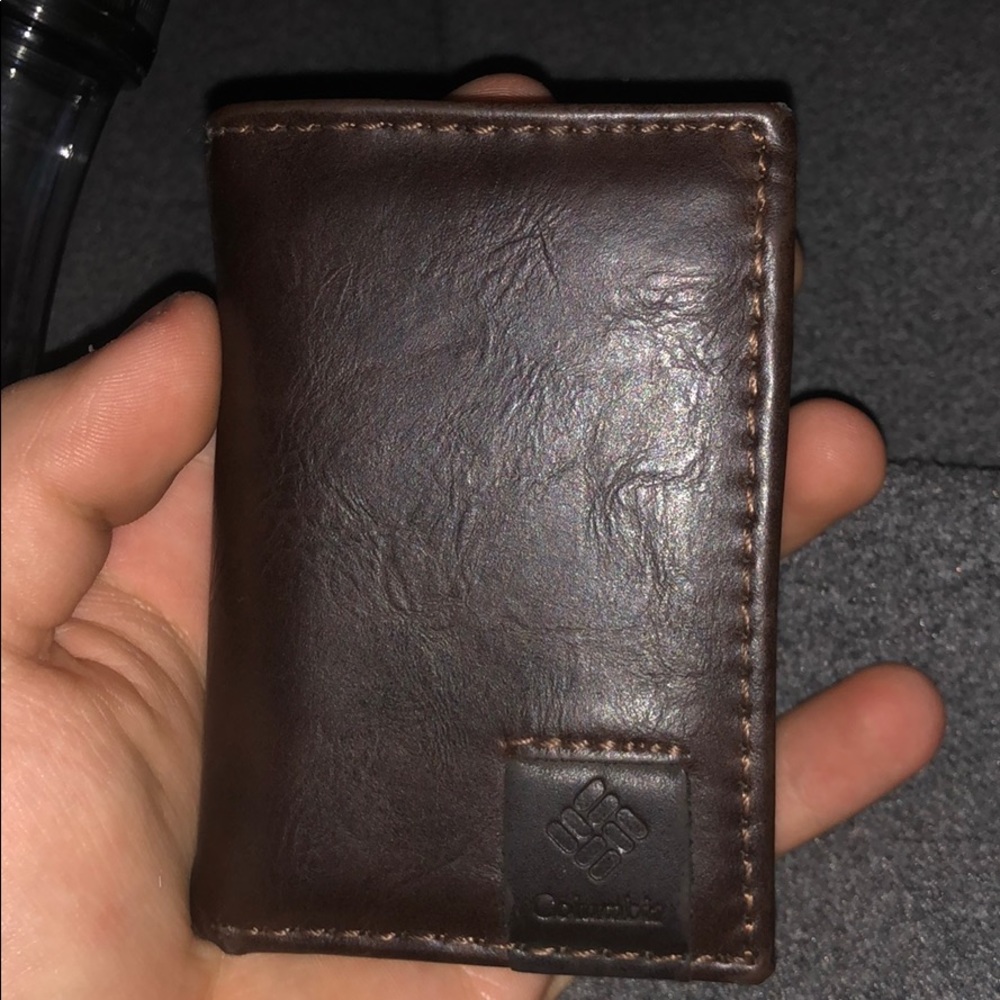 Columbia wallet